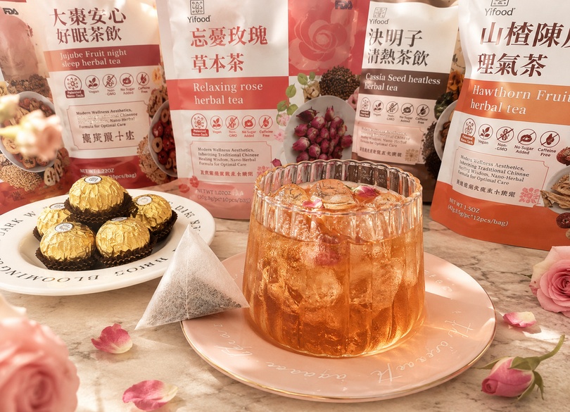 夏天喝什麼茶、玫瑰花茶、花草茶、草本茶、夏季花草茶、冷泡茶、無咖啡因茶飲、玫瑰花植物成分、植物多酚、日常飲用、夏季補水、冷泡玫瑰花茶、花草茶推薦、玫瑰花茶怎麼泡、玫瑰花茶挑選、天然植物茶飲、頤珍宮膳、忘憂玫瑰草本茶